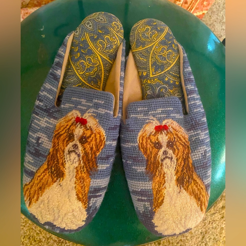 Amy Jo Gladstone slippers size Large puppies slip on needlepoint.